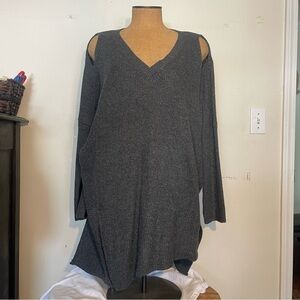 NWT very J women’s oversized charcoal sweater w/open shoulders 3/4 sleeves  M